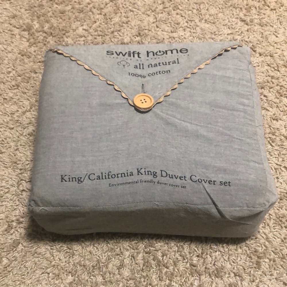 NIB Swift Home gray duvet cover, king size